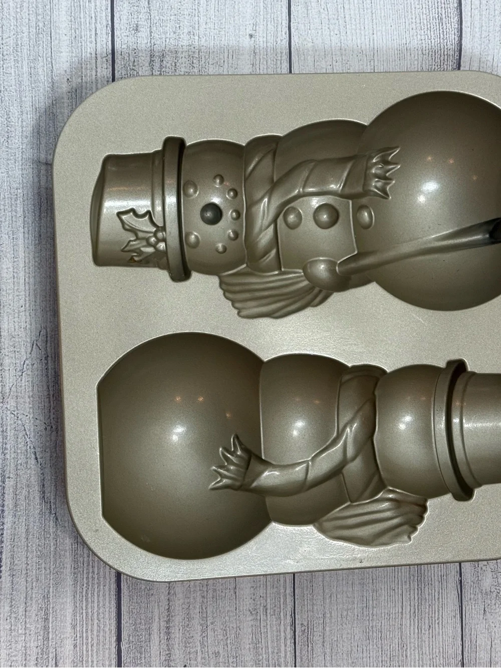 Nordic Ware 10 Cup 3D Snowman Cake Baking Pan Mold Cast Aluminum USA holidays